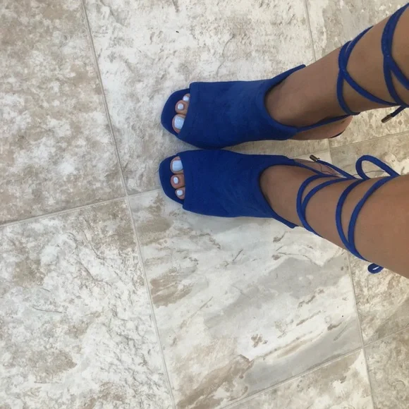 Size 6 - Picture 2 of 2